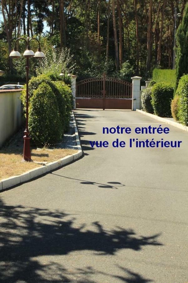 Logement Entre Chambord Et Le Zoo De Beauval Apartment Contres  Екстериор снимка